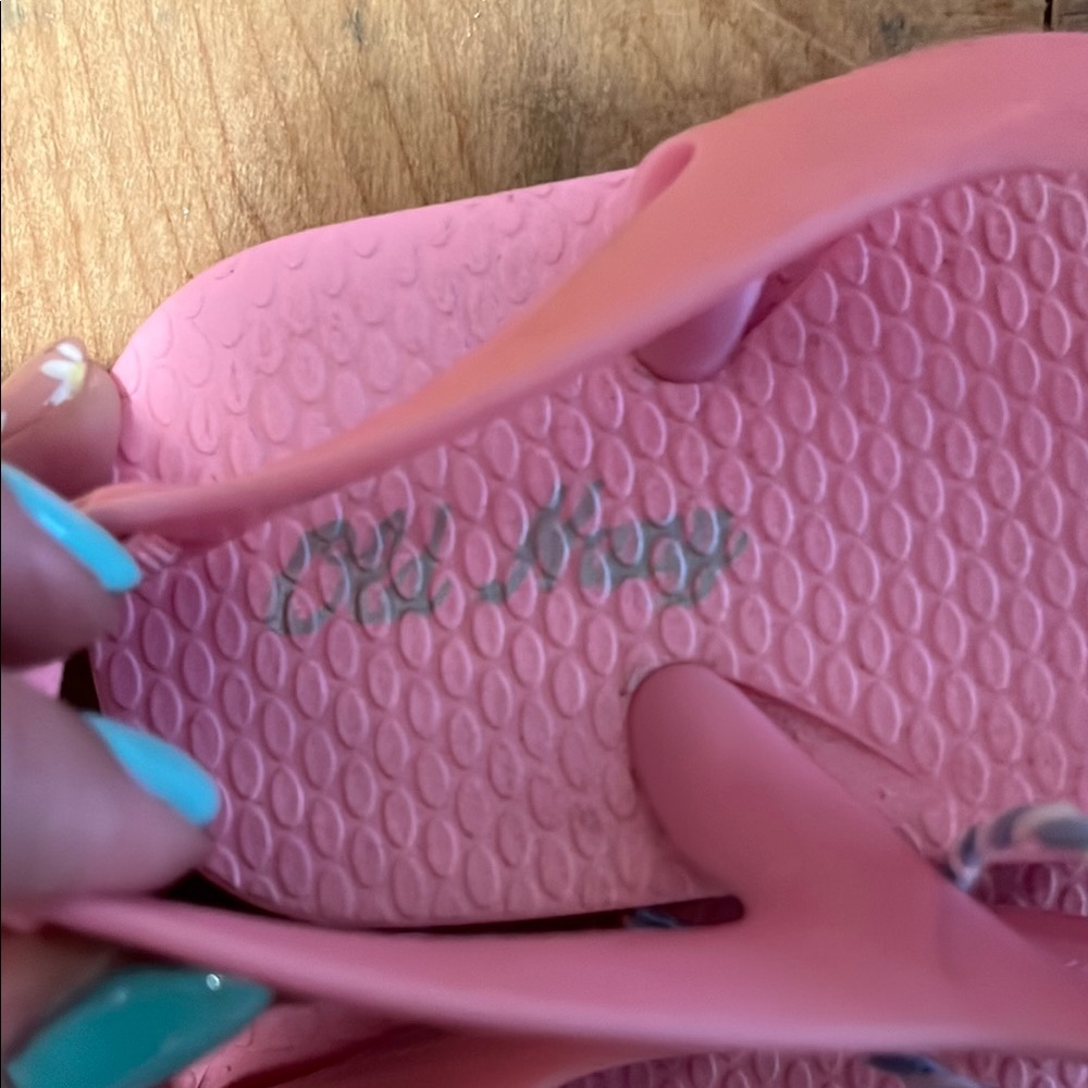 Pink Flip Flops - Picture 4 of 4